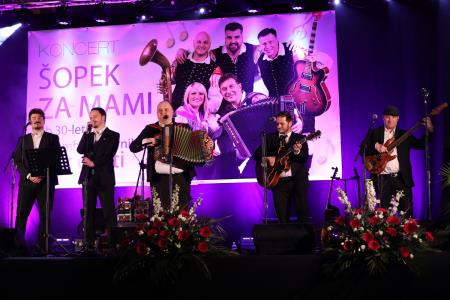 Koncert Šopek za mami ob 30-letnici ansambla Viharnik (105)